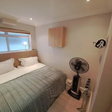 3 Bedroom Sea Facing Family Apartment Cape Town Moullie Point Exterior photo
