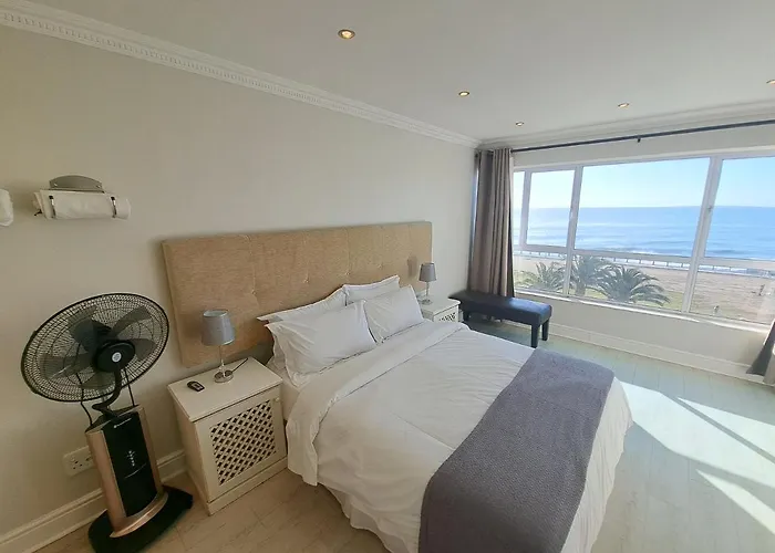 3 Bedroom Sea Facing Family Apartment Cape Town Moullie Point