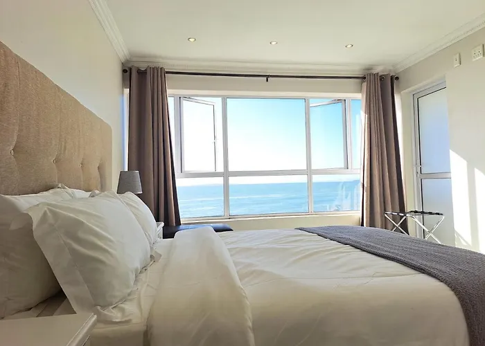3 Bedroom Sea Facing Family Apartment Cape Town Moullie Point