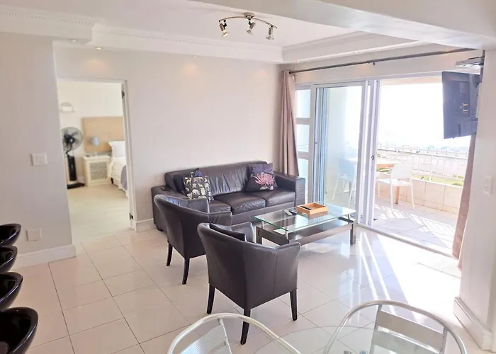 3 Bedroom Sea Facing Family Apartment Cape Town Moullie Point