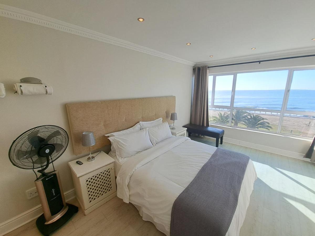 3 Bedroom Sea Facing Family Moullie Point Apartment