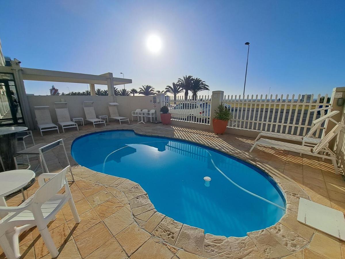 3 Bedroom Sea Facing Family Moullie Point *