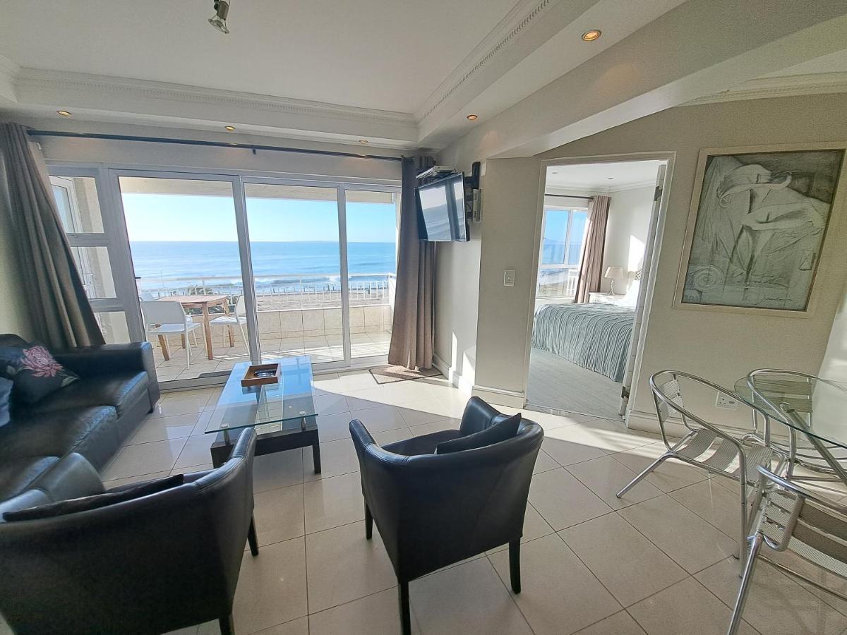 Apartment 3 Bedroom Sea Facing Family Moullie Point Cape Town