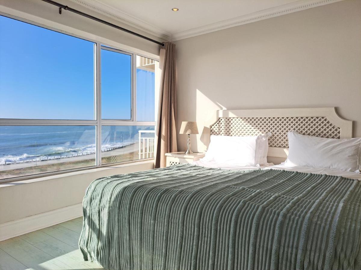 Apartment 3 Bedroom Sea Facing Family Moullie Point *